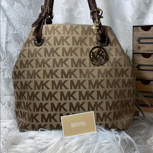 e 1106 michael kors